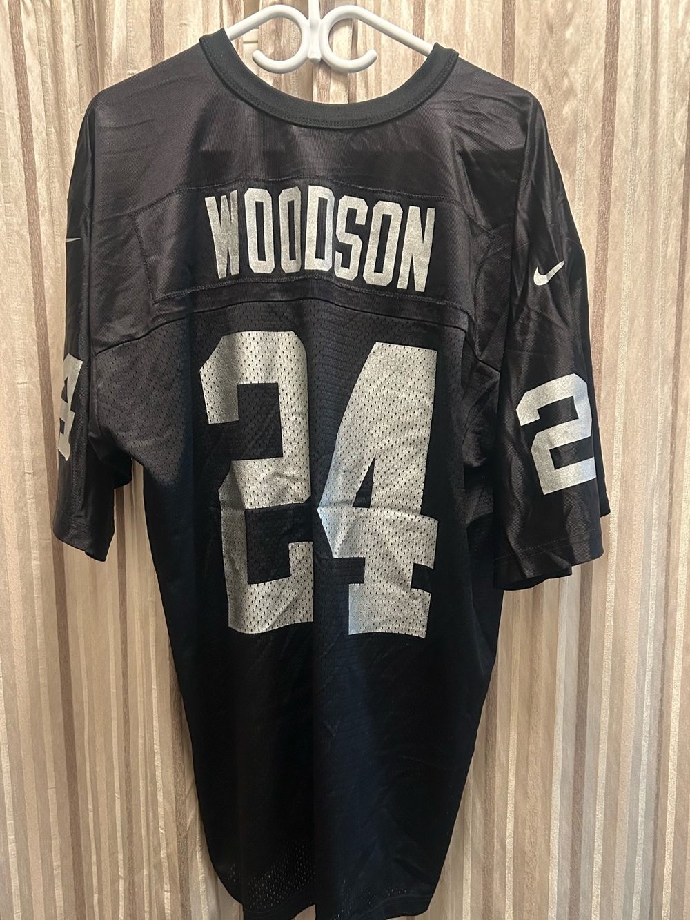 Nike Men’s Charles Woodson #24 Oakland Raiders Jersey, Size XL